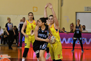 &Kappa;ύ&pi;&epsilon;&lambda;&lambda;&omicron; &Epsilon;&lambda;&lambda;ά&delta;&alpha;&sigmaf; &Gamma;&upsilon;&nu;&alpha;&iota;&kappa;ώ&nu;: &laquo;&Chi;ά&lambda;&kappa;&iota;&nu;&omicron;&sigmaf;&raquo; &omicron; &Phi;ά&rho;&omicron;&sigmaf; &Kappa;&epsilon;&rho;&alpha;&tau;&sigma;&iota;&nu;ί&omicron;&upsilon;!