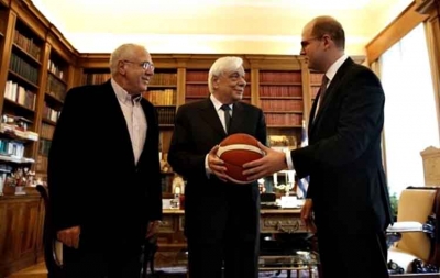 Στον Πρόεδρο της Δημοκρατίας ο γ.γ. της FIBA Ανδρέας Ζαγκλής