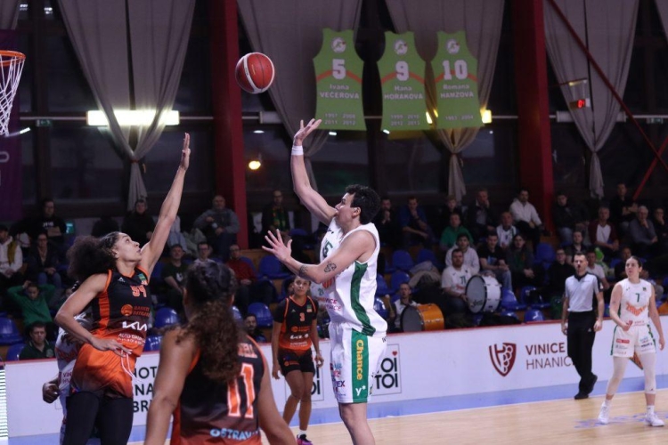 &Delta;&upsilon;&sigma;&kappa;&omicron;&lambda;&epsilon;ύ&tau;&eta;&kappa;&epsilon; &alpha;&lambda;&lambda;ά &epsilon;&pi;&iota;&kappa;&rho;ά&tau;&eta;&sigma;&epsilon; &eta; Zabiny