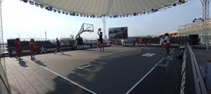 &Alpha;&nu;&omicron;ί&gamma;&epsilon;&iota; &eta; &alpha;&upsilon;&lambda;&alpha;ί&alpha; &sigma;&tau;&eta;&nu; &Pi;&lambda;&alpha;&tau;&epsilon;ί&alpha; &Nu;&epsilon;&rho;&omicron;ύ