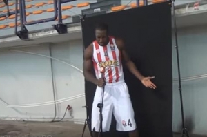 Γέλιο μέχρι δακρύων στην Media Day του Ολυμπιακού (vid)