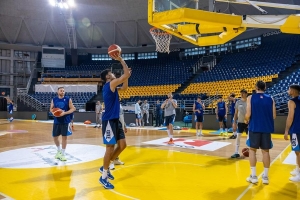 &Eta; &delta;&omega;&delta;&epsilon;&kappa;ά&delta;&alpha; &tau;&eta;&sigmaf; &Epsilon;&theta;&nu;&iota;&kappa;ή&sigmaf; &Alpha;&nu;&delta;&rho;ώ&nu; &mu;&epsilon; &Rho;&omicron;&upsilon;&mu;&alpha;&nu;ί&alpha;