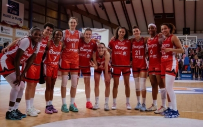 Νίκη με ανατροπή η Bourges