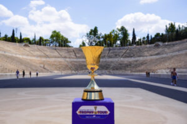 Το τρόπαιο του Παγκοσμίου Κυπέλλου στην Αθήνα